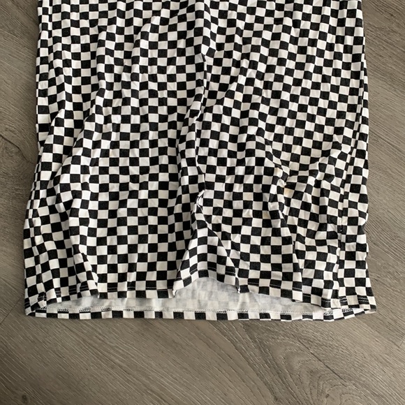 Checkered T Shirt Dress - Picture 3 of 4